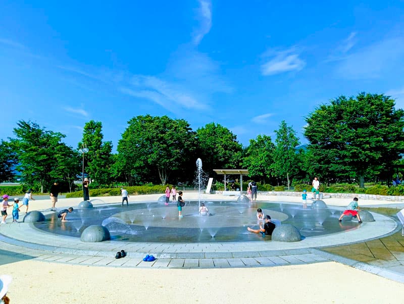 夏の味方、噴水広場 Image