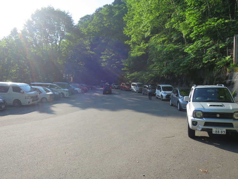 早朝から満車 Image